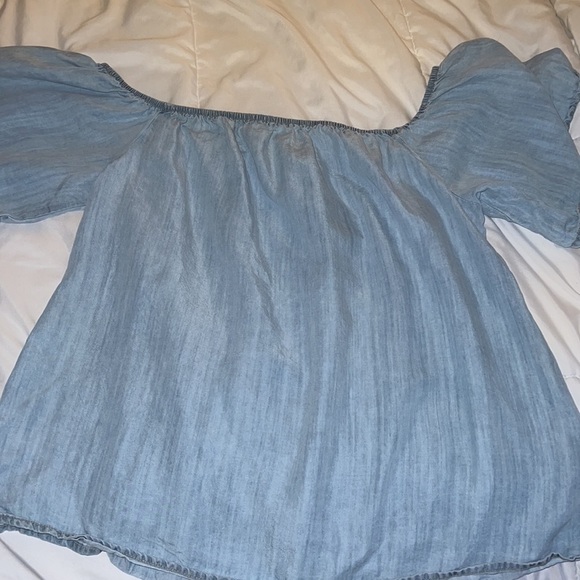 Shirt - Off the shoulder light blue shirt - size medium - Picture 2 of 2